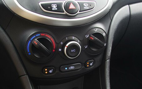 Hyundai Solaris II рестайлинг, 2012 год, 950 000 рублей, 17 фотография