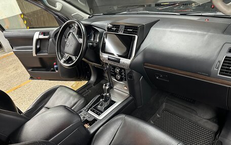 Toyota Land Cruiser Prado 150 рестайлинг 2, 2017 год, 4 300 000 рублей, 13 фотография