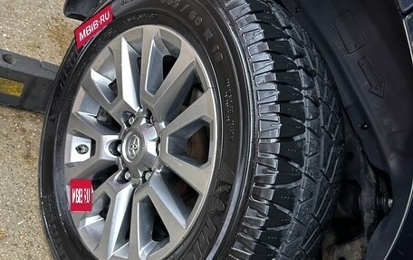 Toyota Land Cruiser Prado 150 рестайлинг 2, 2017 год, 4 300 000 рублей, 6 фотография