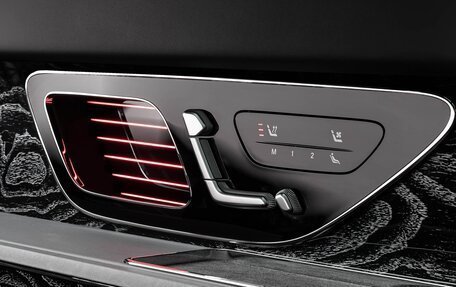 Mercedes-Benz V-Класс, 2026 год, 53 000 000 рублей, 36 фотография