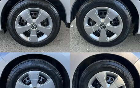 Honda Insight II рестайлинг, 2012 год, 940 000 рублей, 19 фотография