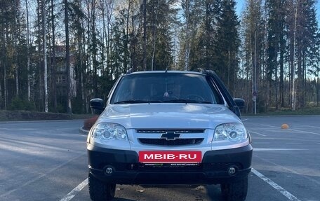 Chevrolet Niva I рестайлинг, 2018 год, 790 000 рублей, 5 фотография