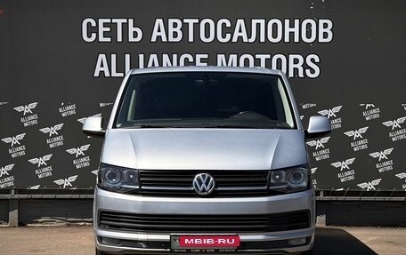 Volkswagen Caravelle T6 рестайлинг, 2015 год, 2 600 000 рублей, 2 фотография
