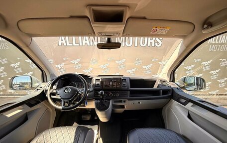 Volkswagen Caravelle T6 рестайлинг, 2015 год, 2 600 000 рублей, 13 фотография