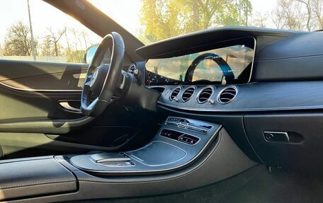 Mercedes-Benz E-Класс, 2021 год, 4 790 000 рублей, 10 фотография