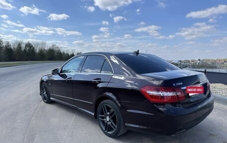 Mercedes-Benz E-Класс, 2013 год, 1 650 000 рублей, 4 фотография
