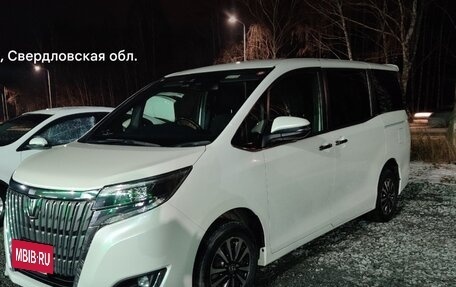 Toyota Esquire I, 2017 год, 2 445 000 рублей, 5 фотография