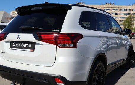 Mitsubishi Outlander III рестайлинг 3, 2022 год, 2 739 000 рублей, 6 фотография