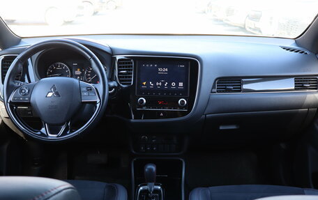 Mitsubishi Outlander III рестайлинг 3, 2022 год, 2 739 000 рублей, 7 фотография