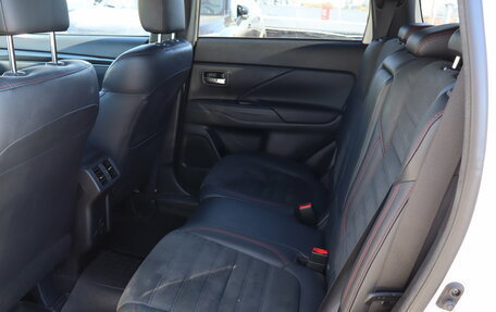 Mitsubishi Outlander III рестайлинг 3, 2022 год, 2 739 000 рублей, 14 фотография