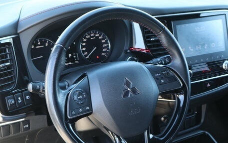 Mitsubishi Outlander III рестайлинг 3, 2022 год, 2 739 000 рублей, 9 фотография