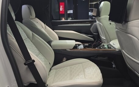 Cadillac Escalade V, 2025 год, 18 400 000 рублей, 10 фотография