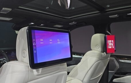 Cadillac Escalade V, 2025 год, 18 400 000 рублей, 16 фотография