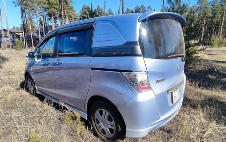 Honda Freed I, 2013 год, 950 000 рублей, 5 фотография