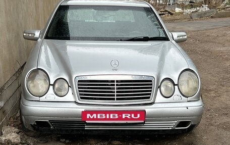 Mercedes-Benz E-Класс, 1996 год, 450 000 рублей, 2 фотография