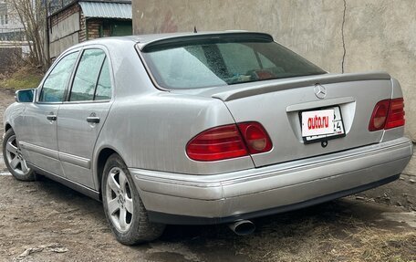 Mercedes-Benz E-Класс, 1996 год, 450 000 рублей, 4 фотография