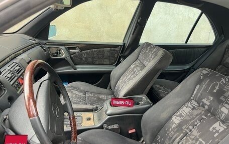Mercedes-Benz E-Класс, 1996 год, 450 000 рублей, 8 фотография