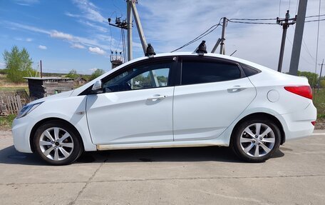 Hyundai Solaris II рестайлинг, 2012 год, 590 000 рублей, 3 фотография