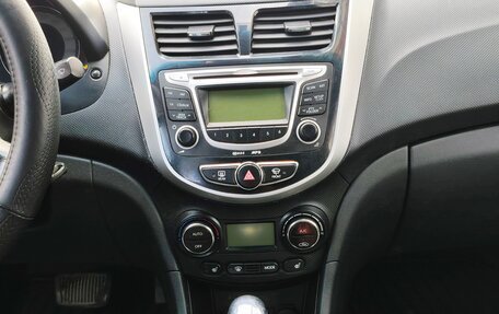 Hyundai Solaris II рестайлинг, 2012 год, 590 000 рублей, 7 фотография