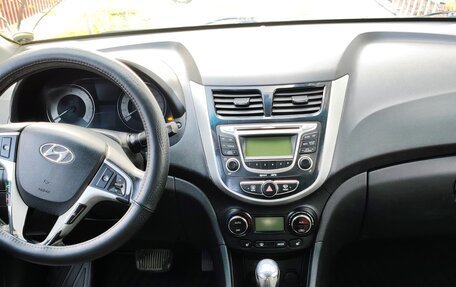 Hyundai Solaris II рестайлинг, 2012 год, 590 000 рублей, 8 фотография