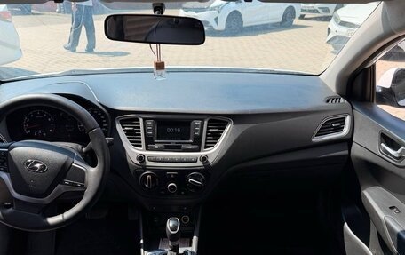 Hyundai Solaris II рестайлинг, 2022 год, 900 000 рублей, 3 фотография