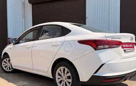 Hyundai Solaris II рестайлинг, 2022 год, 900 000 рублей, 10 фотография