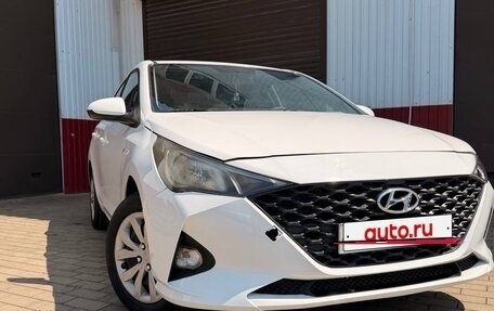 Hyundai Solaris II рестайлинг, 2022 год, 900 000 рублей, 8 фотография