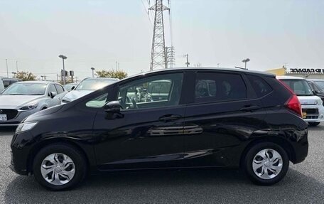 Honda Fit III, 2018 год, 900 000 рублей, 3 фотография