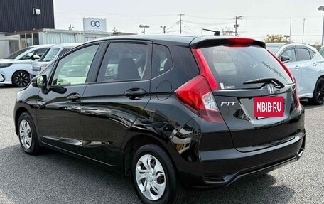 Honda Fit III, 2018 год, 900 000 рублей, 4 фотография