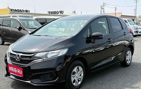 Honda Fit III, 2018 год, 900 000 рублей, 2 фотография