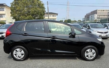 Honda Fit III, 2018 год, 900 000 рублей, 7 фотография