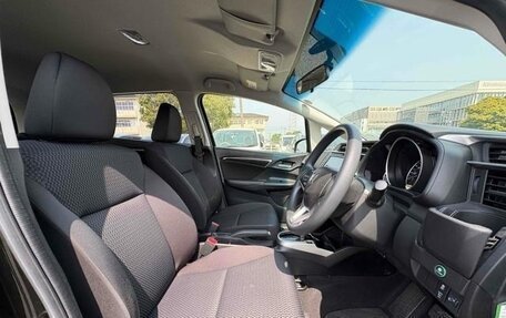 Honda Fit III, 2018 год, 900 000 рублей, 9 фотография