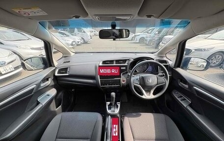 Honda Fit III, 2018 год, 900 000 рублей, 11 фотография
