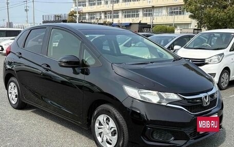 Honda Fit III, 2018 год, 900 000 рублей, 8 фотография