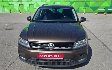 Volkswagen Tiguan II, 2017 год, 2 380 000 рублей, 2 фотография