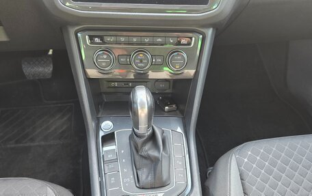 Volkswagen Tiguan II, 2017 год, 2 380 000 рублей, 14 фотография