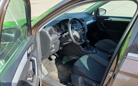 Volkswagen Tiguan II, 2017 год, 2 380 000 рублей, 12 фотография