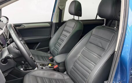 Volkswagen Touran III, 2021 год, 1 700 000 рублей, 11 фотография