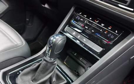 Volkswagen Touran III, 2021 год, 1 700 000 рублей, 10 фотография