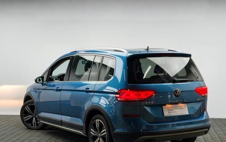 Volkswagen Touran III, 2021 год, 1 700 000 рублей, 4 фотография