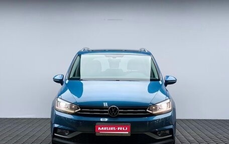 Volkswagen Touran III, 2021 год, 1 700 000 рублей, 3 фотография
