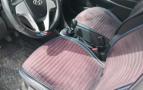 Hyundai Solaris II рестайлинг, 2012 год, 720 000 рублей, 4 фотография