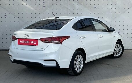 Hyundai Solaris II рестайлинг, 2018 год, 1 100 000 рублей, 4 фотография
