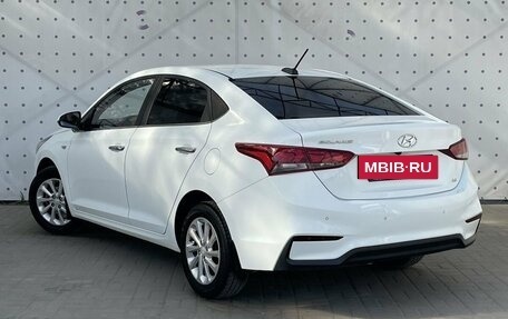Hyundai Solaris II рестайлинг, 2018 год, 1 100 000 рублей, 5 фотография