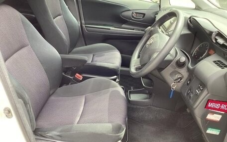 Toyota Wish II, 2013 год, 1 070 000 рублей, 11 фотография