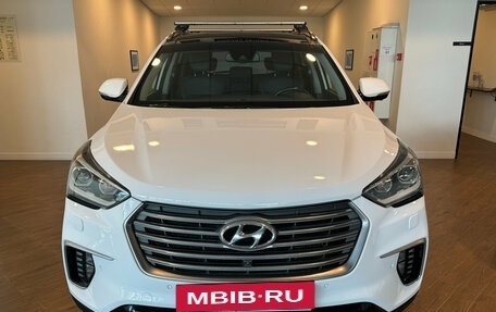 Hyundai Santa Fe III рестайлинг, 2017 год, 2 550 000 рублей, 2 фотография