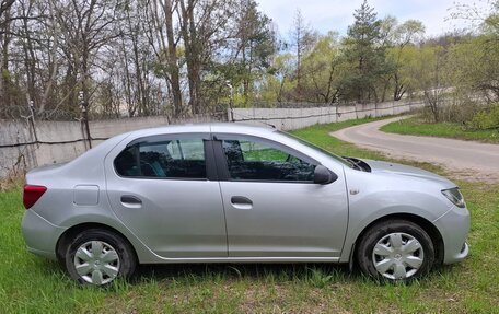 Renault Logan II, 2015 год, 700 000 рублей, 2 фотография