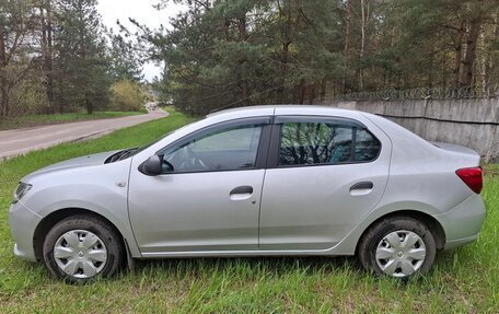 Renault Logan II, 2015 год, 700 000 рублей, 6 фотография