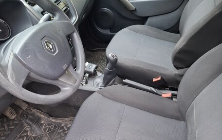 Renault Logan II, 2015 год, 700 000 рублей, 12 фотография