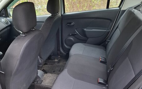 Renault Logan II, 2015 год, 700 000 рублей, 10 фотография